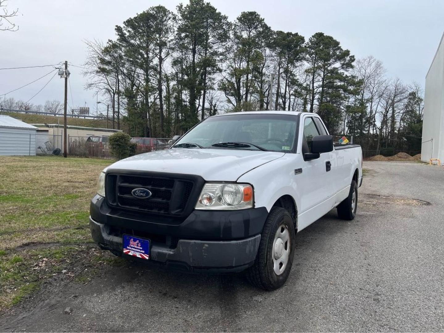 2005 WHITE /Grey Ford F-150 XL (1FTRF12W75N) with an 4.6 V8 engine, Automatic transmission, located at 5700 Curlew Drive, Norfolk, VA, 23502, (757) 455-6330, 36.841885, -76.209412 - Photo#0